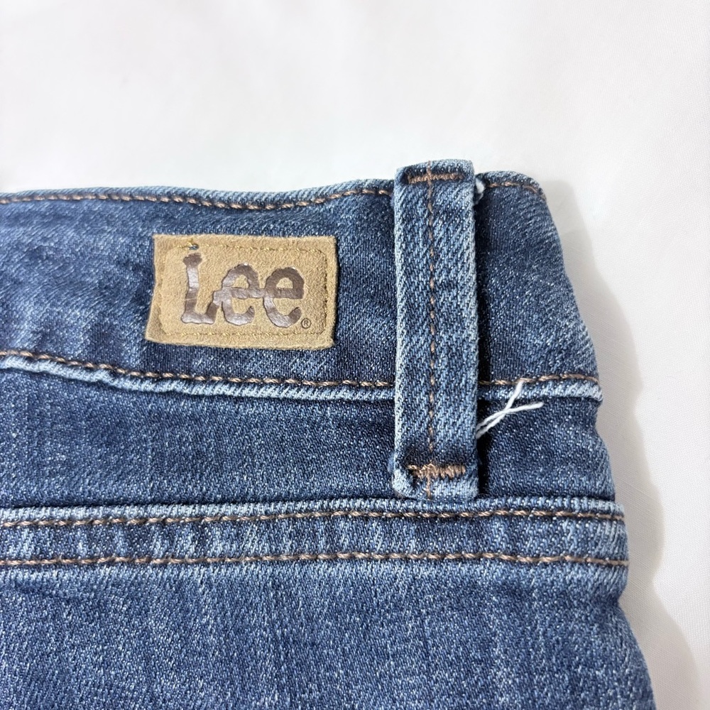 Lee Women’s Straight Leg Jeans Indigo Studded Back Pockets Sz 12 34 US - Picture 3 of 12